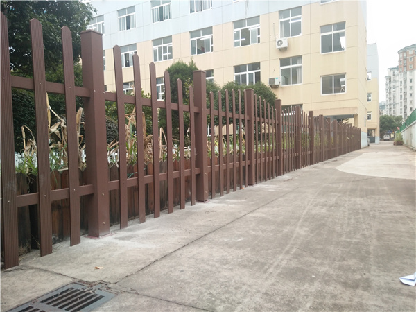 塑木圍欄